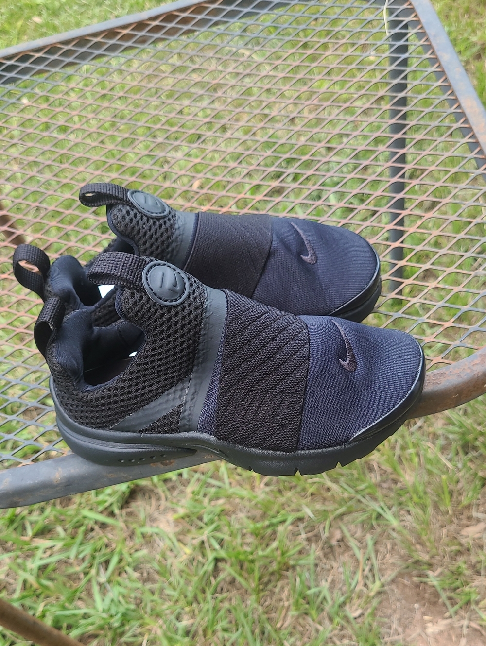 Nike Kids Black Slip-On Athletic Sneakers Size Toddler 10cl